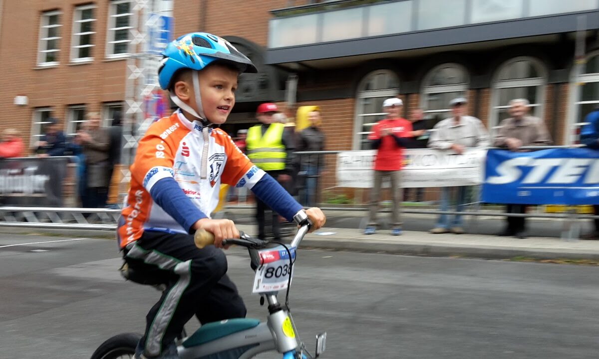 Anton beim Rennen Rund um Döhren 2015